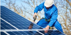 Installation Maintenance Panneaux Solaires Photovoltaïques à Loubaresse